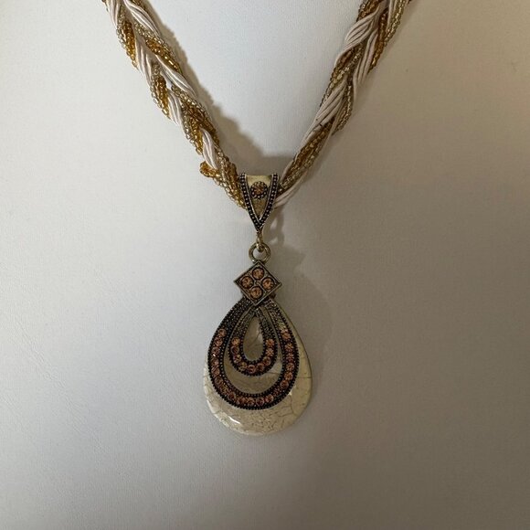 Crackled Teardrop Pendant Multi-Strand Necklace Rhinestones Gold Tone Cream NEW - Picture 5 of 8